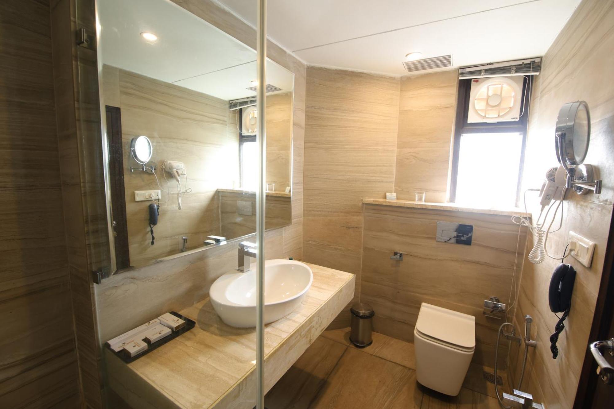 Hotel Natraj Rishīkesh Екстериор снимка