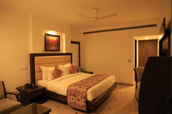 Hotel Natraj Rishīkesh Екстериор снимка