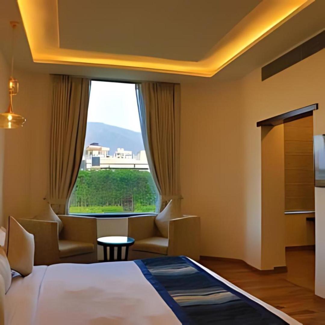 Hotel Natraj Rishīkesh Екстериор снимка