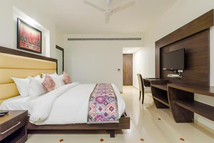 Hotel Natraj Rishīkesh Екстериор снимка