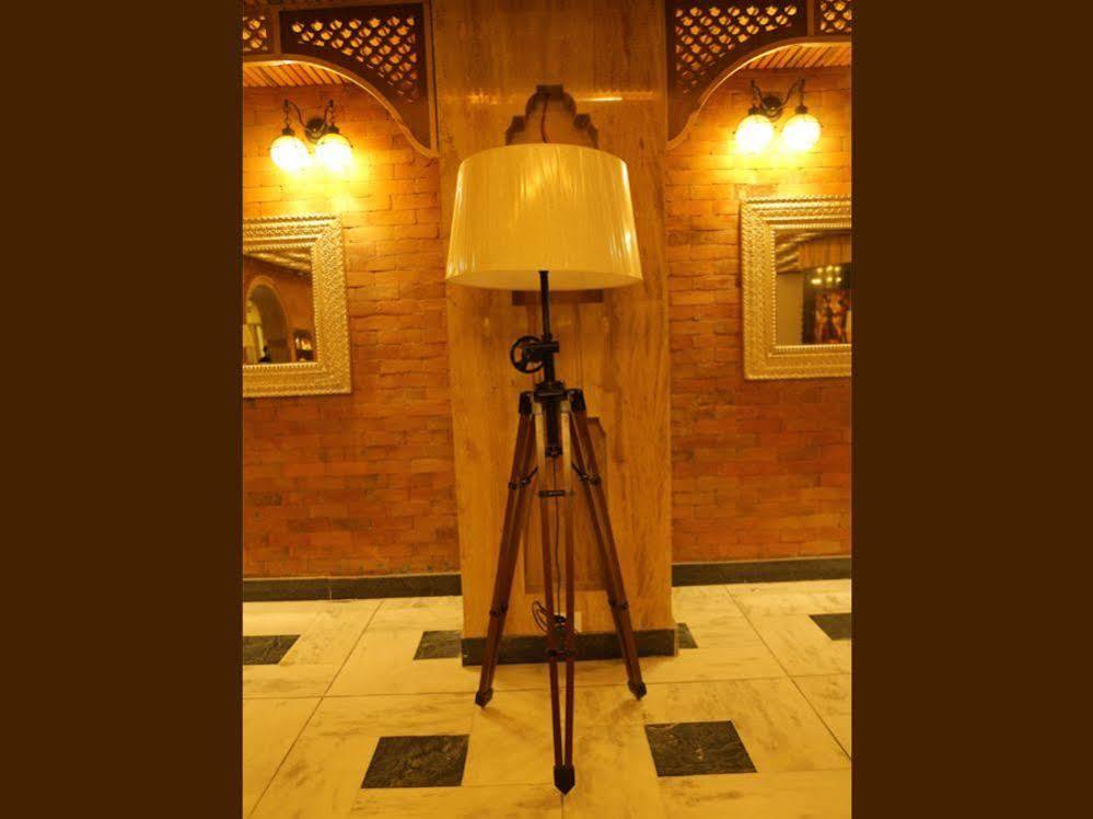 Hotel Natraj Rishīkesh Екстериор снимка